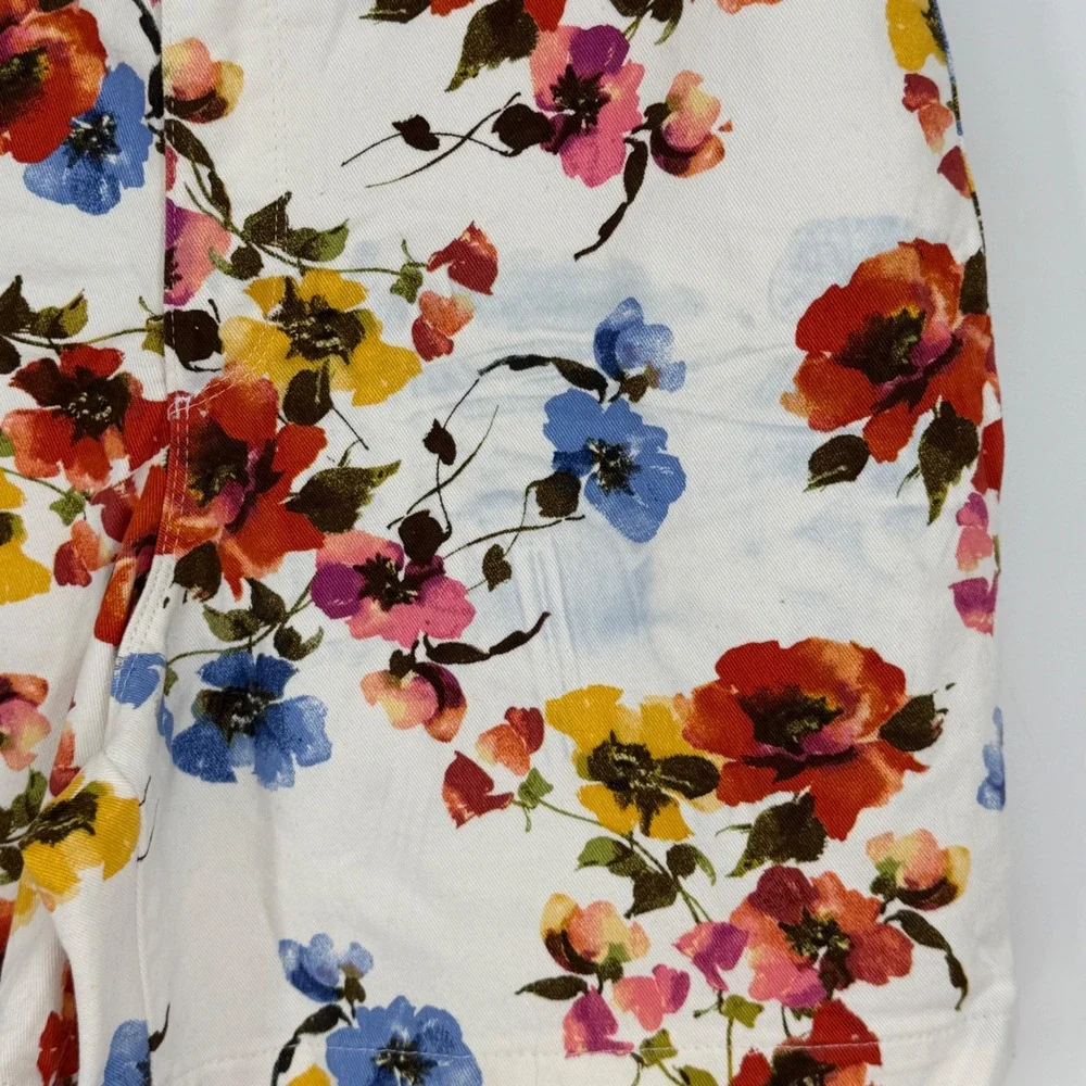 Gloria Vanderbilt Amanda Floral Shorts Women 14 White‎ Summer NWT Flaw